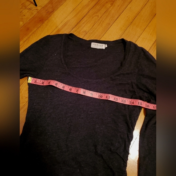 Velvet by Graham & Spencer dark grey long sleeve dress. Ruched one side. Women M - Picture 5 of 10